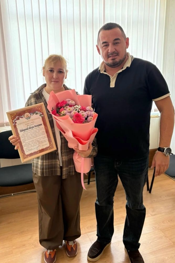 ВСТРЕЧА С ГЕРОЕМ: ГЛАВНЫЙ ВРАЧ БУЗДЯКСКОЙ ЦРБ ВСТРЕТИЛСЯ С КОЛЛЕГОЙ, ВЕРНУВШЕЙСЯ ИЗ ЗОНЫ СВО